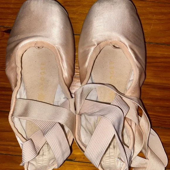 Virtisse Shoes Virtisse Pointe Shoes Poshmark